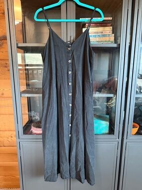 Sleeveless Black Button-Front Maxi Dress with Spaghetti Straps